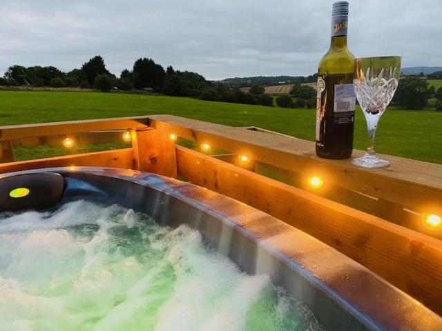 Burtree House & Retreats Tipi With Secluded Hot Tub Hotel Thirkleby Eksteriør billede
