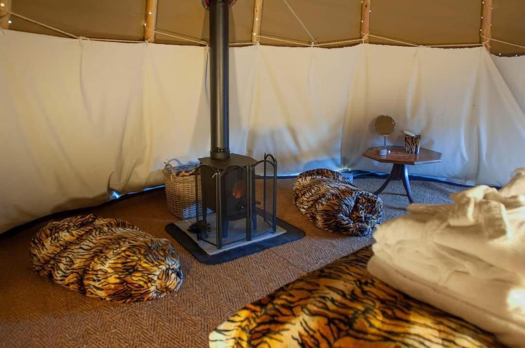 Burtree House & Retreats Tipi With Secluded Hot Tub Hotel Thirkleby Eksteriør billede