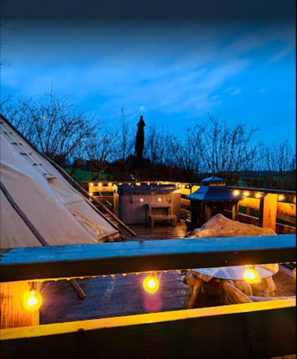 Burtree House & Retreats Tipi With Secluded Hot Tub Hotel Thirkleby Eksteriør billede
