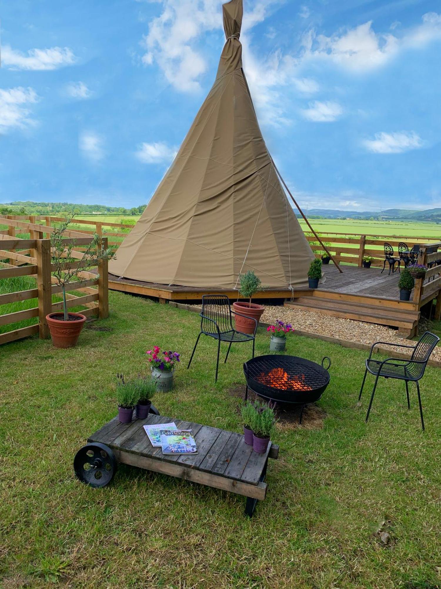Burtree House & Retreats Tipi With Secluded Hot Tub Hotel Thirkleby Eksteriør billede